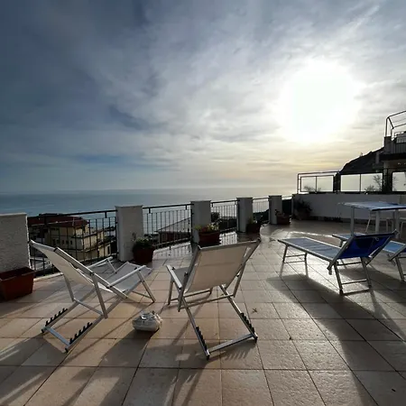 アパート Sunflower Terrazza Panoramica *